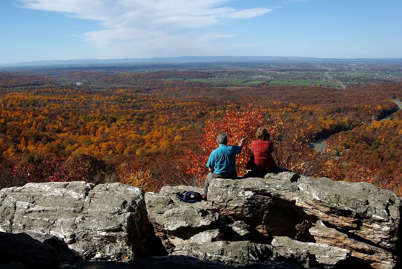 Autumn overlook across the Shenandoah Valley in Virginia, forest and valley floor stretching to the Blue Ridge